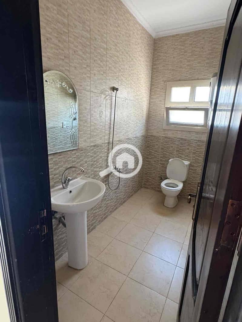 10 1ae9e9cf-f611-4f16-ad21-2d9e168573b8. jpg