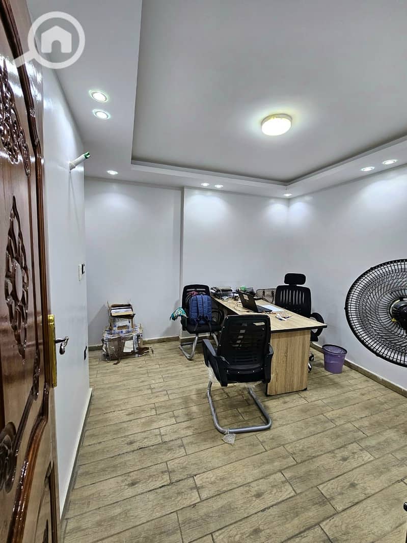 4 988c9139-8b24-46d9-aef7-60ef777fa98c. jpeg