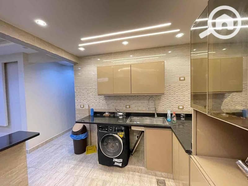 8 5d745707-22c4-4077-8bcc-7e6588d93af5. jpg