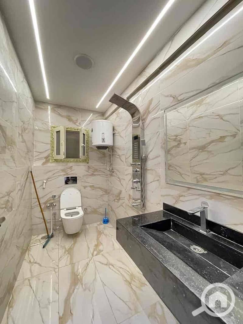 16 b02f93be-e511-44f2-8a46-1c0693bbaa72. jpg