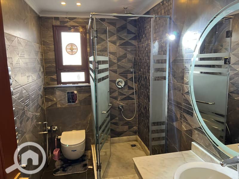 7 4b5fc6e2-ea9e-43c4-86d0-b6386d04cf80. jpg