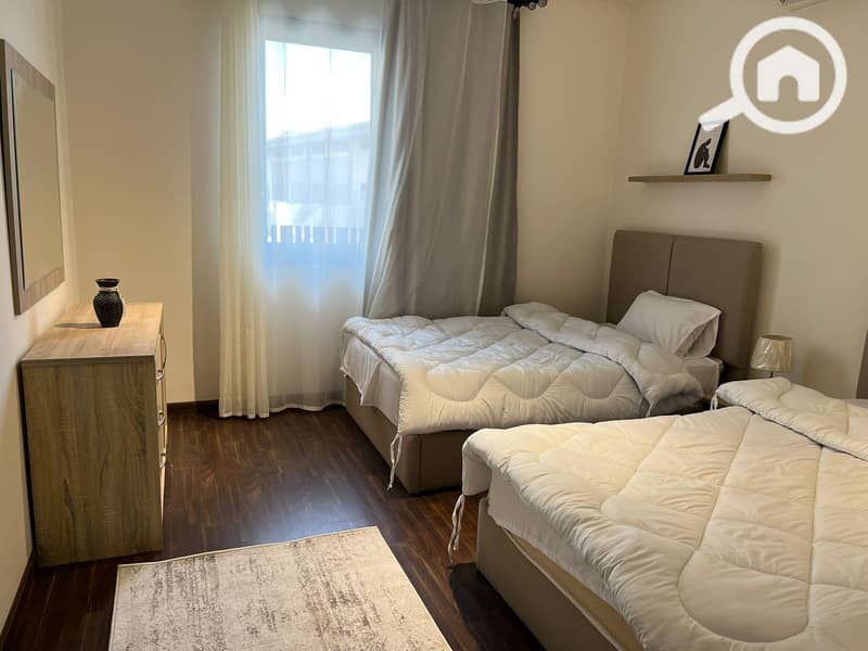 8 0ca790c5-d841-47da-b4bc-8e81f3fad7b8. jpg