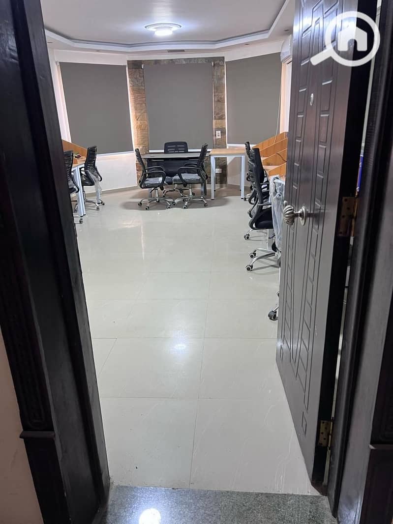 2 220e0d43-6a27-44a4-96a1-da808e058dd1. jpeg