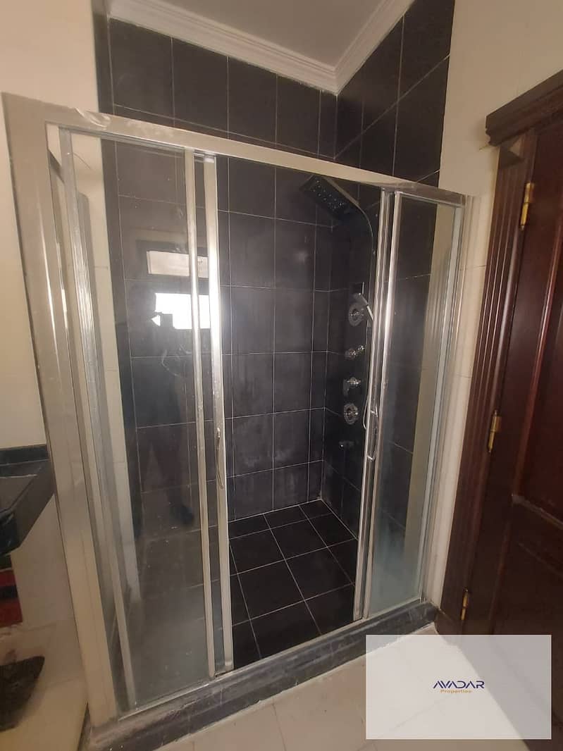 29 WhatsApp Image 2025-10-29 at 14.10. 57_049e1b8. jpg