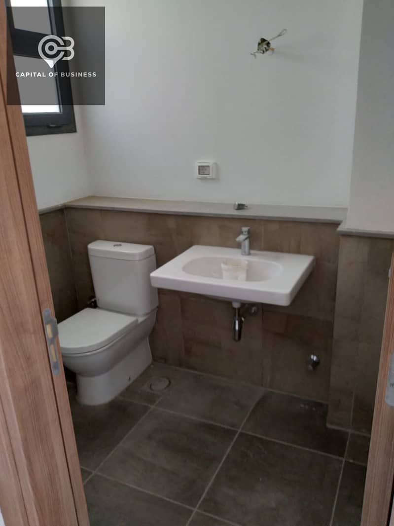 8 WhatsApp Image 2025-10-21 at 4.06. 03 PM. jpeg