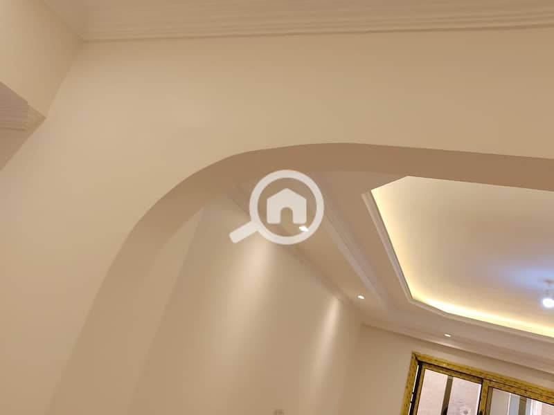 4 04353b70-1c97-49af-a9f1-f0a78f5b6f5b. jpeg