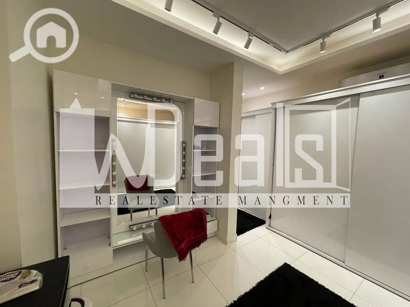 20 fc343be7-20d9-4b3c-8d44-34f19d0b0f50. jpg