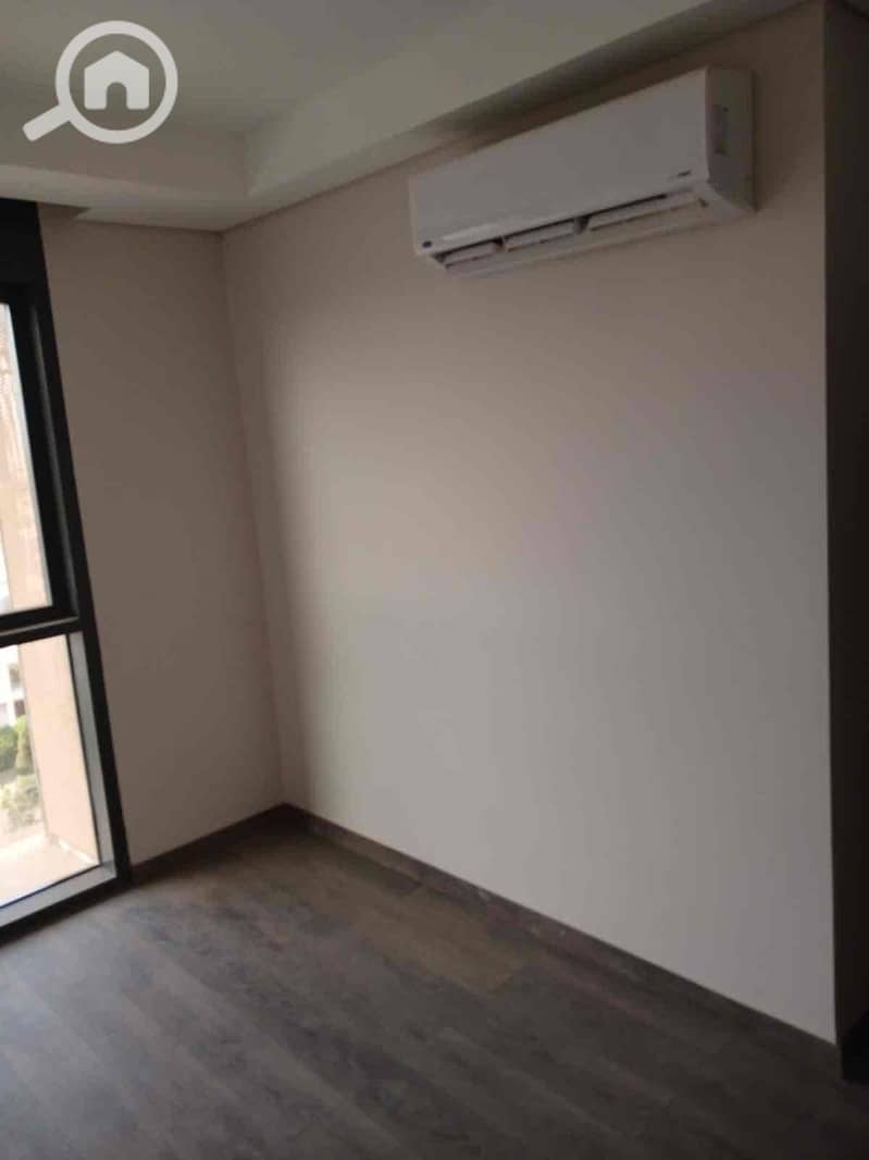 3 4798646e-d2e3-4d07-b22a-b8e215971226. jpg