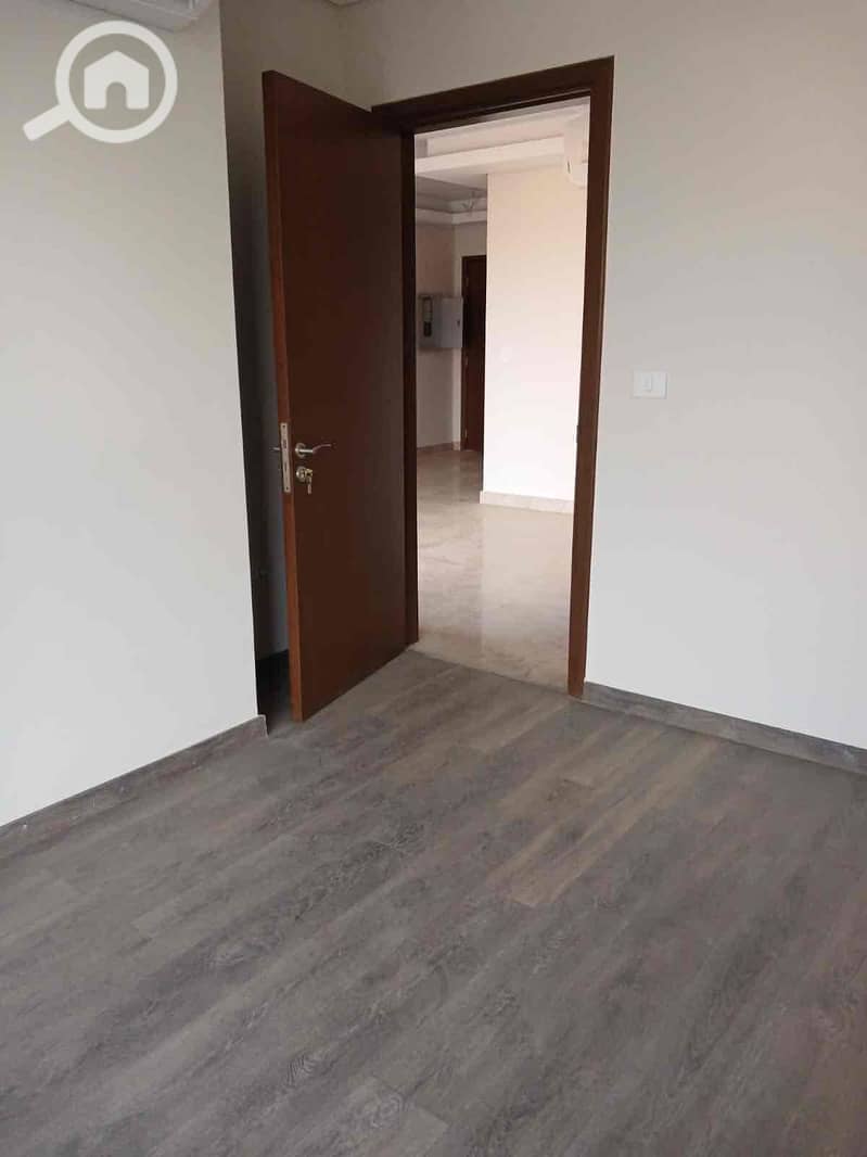 8 4627ee17-21bb-43fc-bef3-8d05b263d75e. jpg