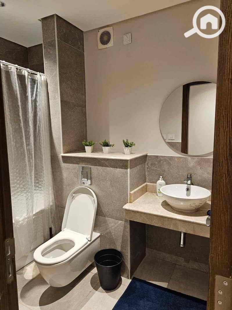 10 8b31ffdc-aac0-4d68-a8e4-b90069483e20. jpg