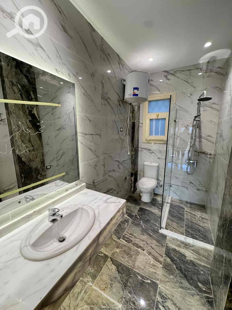 8 b0f082d5-8947-4c21-8abb-28350ab3d334. jpg