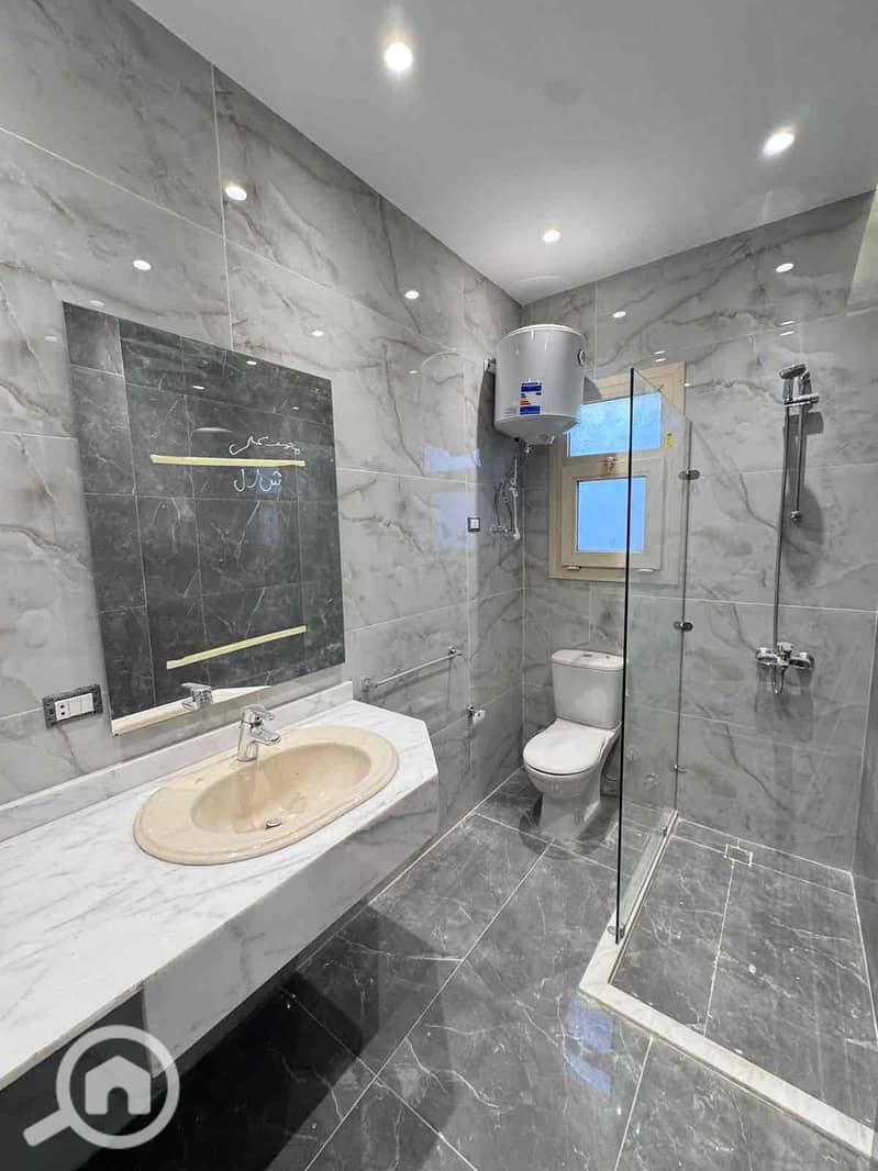 9 d5302f9d-c1d3-4549-b904-18bc8e8eb3f5. jpg