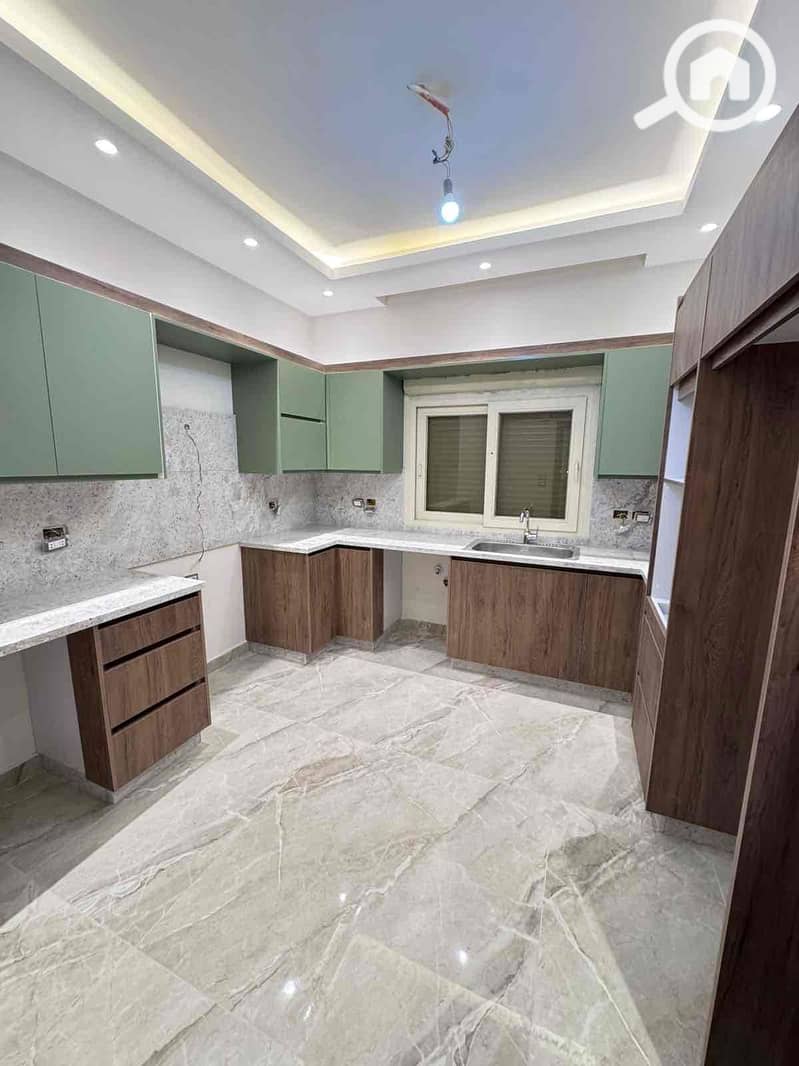 12 5f2042b3-9089-4253-8dde-d2c3ea8c3084. jpg