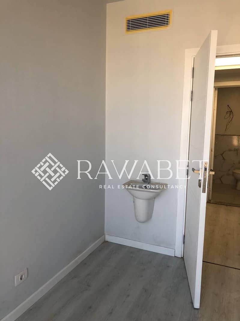 4 WhatsApp Image 2025-09-23 at 7.12. 03 PM(3). jpeg