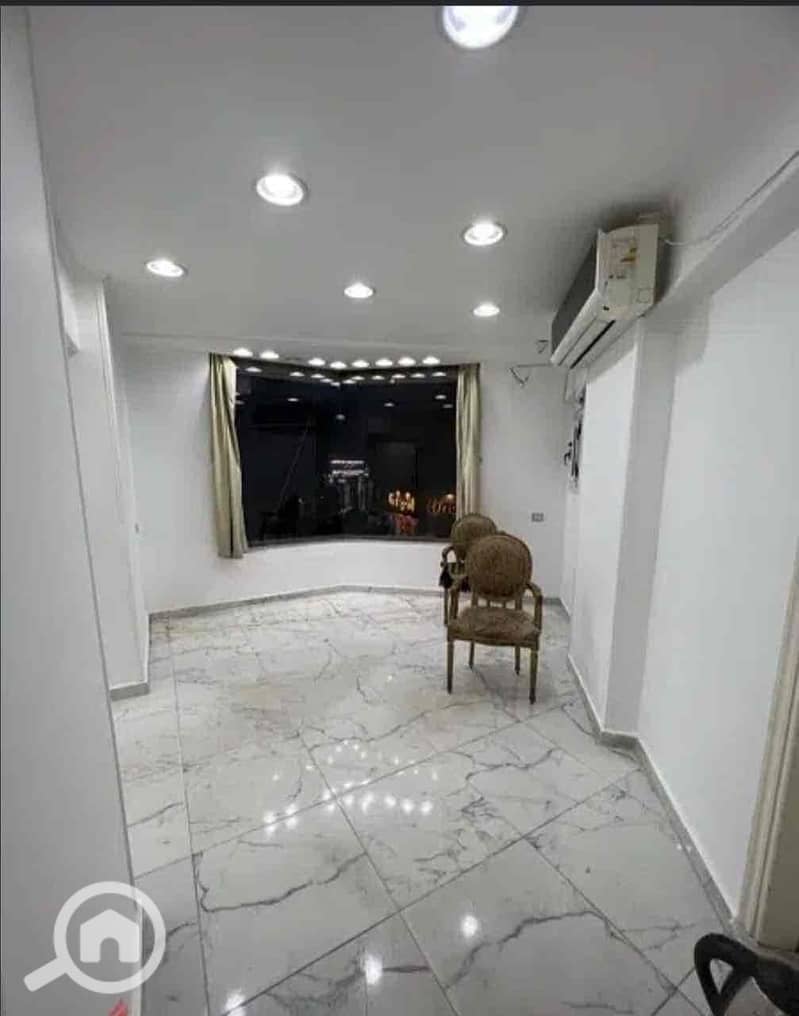 2 b809cff8-592e-432d-9784-93bd3290ed91. jpg