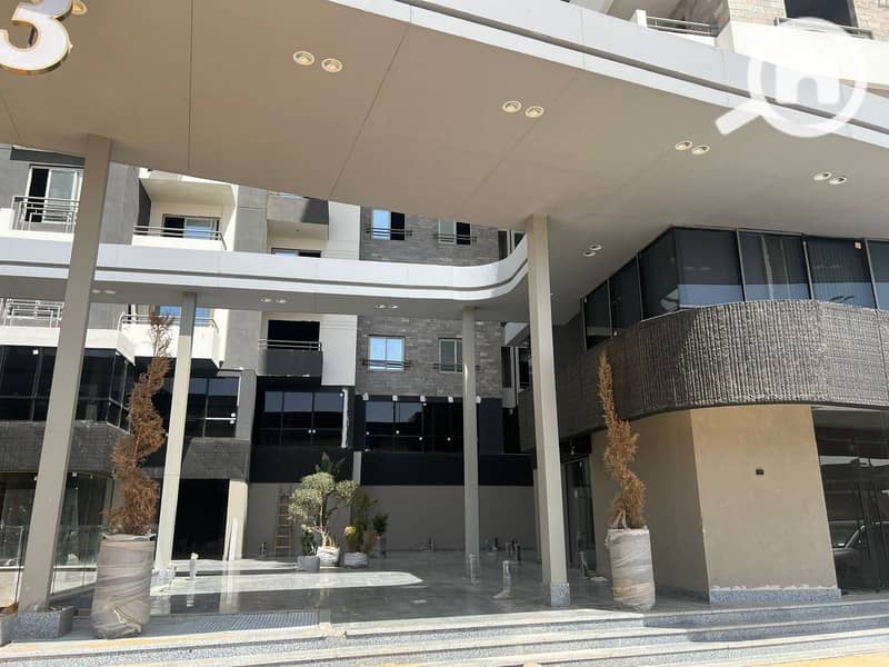 8 fa48653a-8327-4245-bc26-5f13f07b73ed. jpg