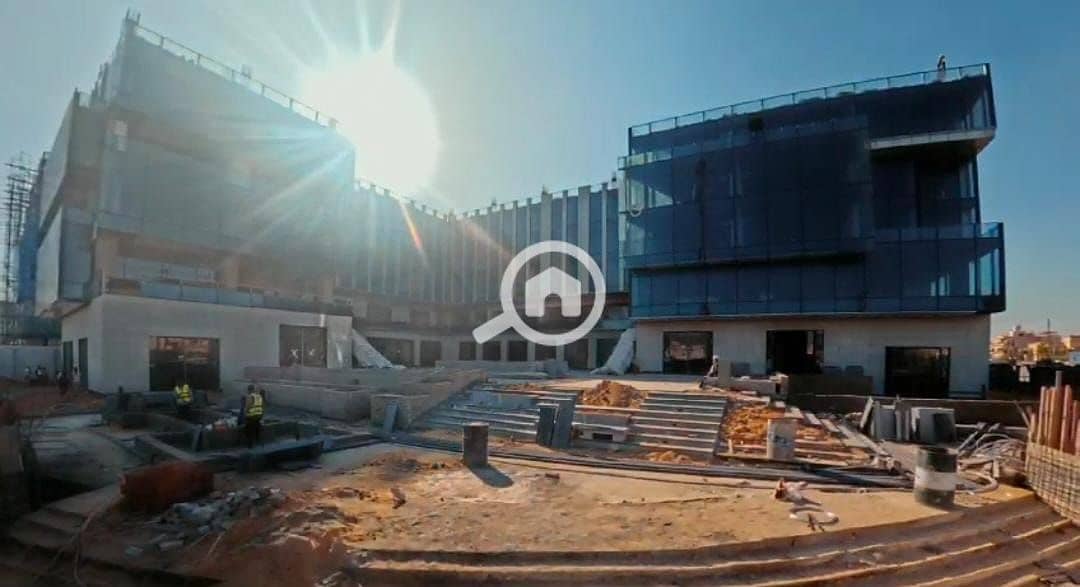 6 b9c8ce8e-1f77-4114-96fb-c9e14965a234. jpg