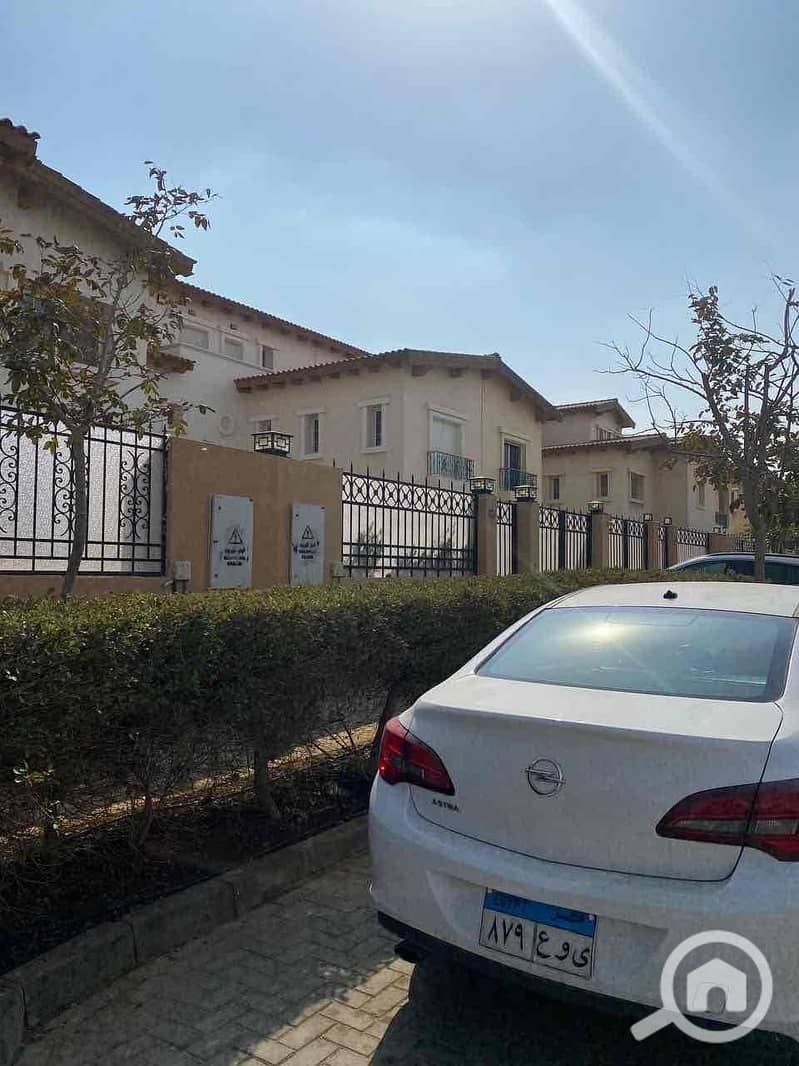 19 21d8c23b-1985-4de9-8fcc-281cfe5fc0f5. jpg