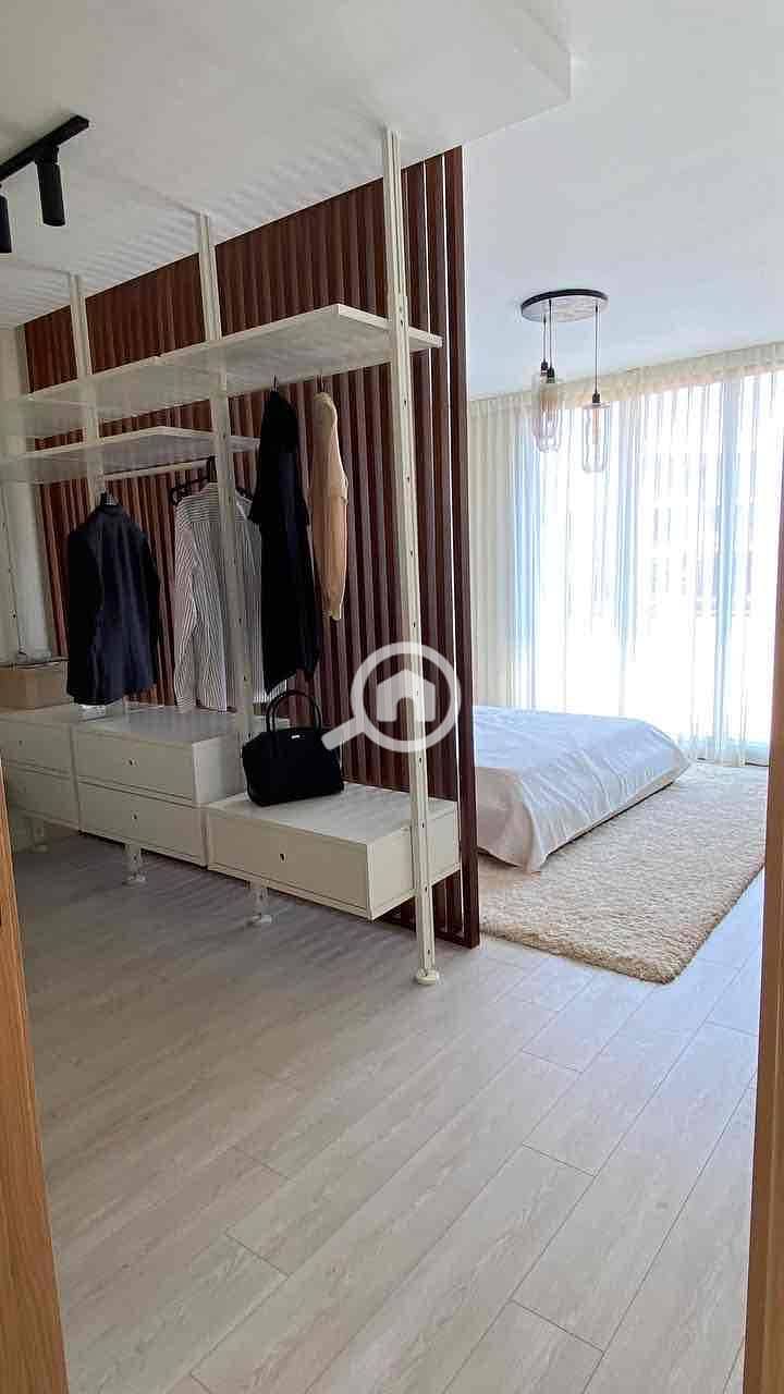 7 6894417c-f6a9-454b-b3a2-1c2ee8e73eb5. jpg