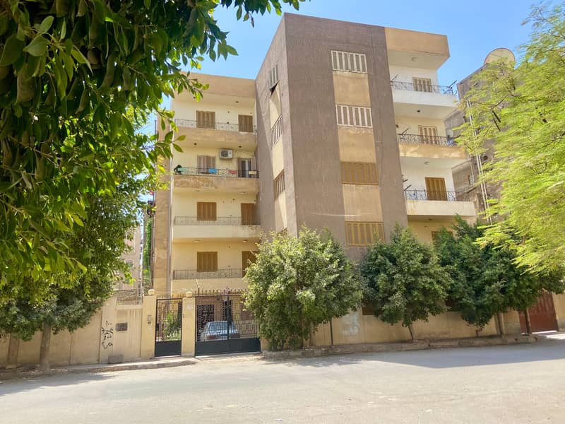 للبيع عمارة مميزة في وادي حوف