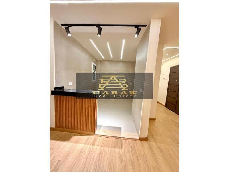 2 2aadf5d1-7d2a-4d21-b7d7-fcb21a0edd23. jpg