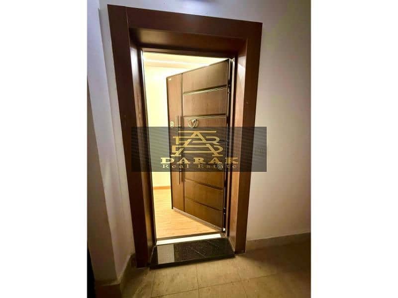 4 8f8d16a2-aa88-4013-b1dd-e69790202591. jpg