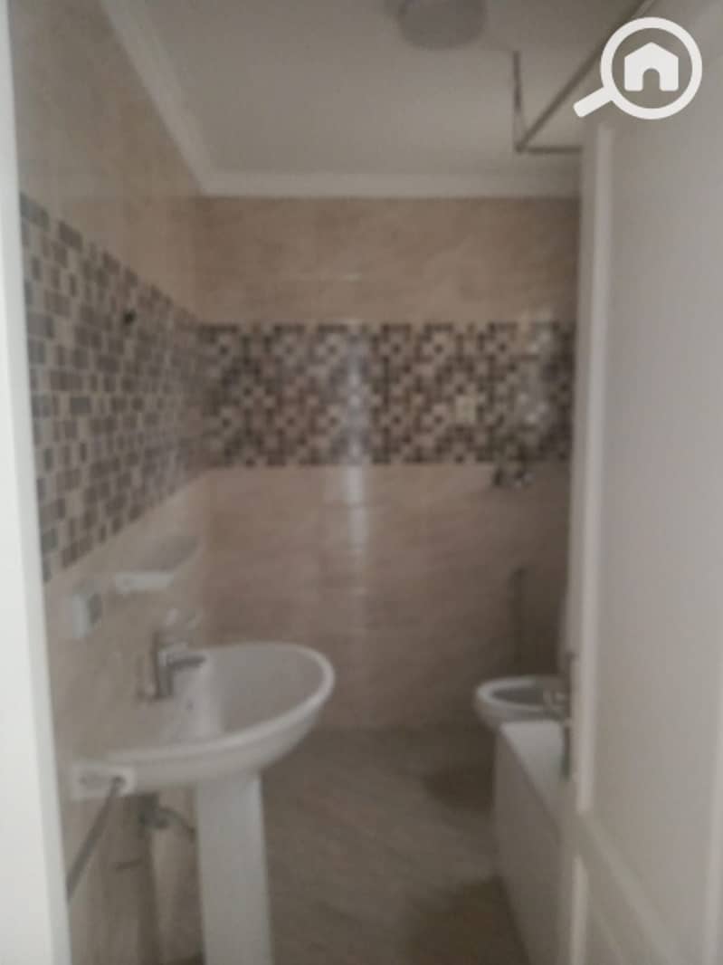 2 225f01af-3528-411b-8de1-e728d27ebf8c. jpeg