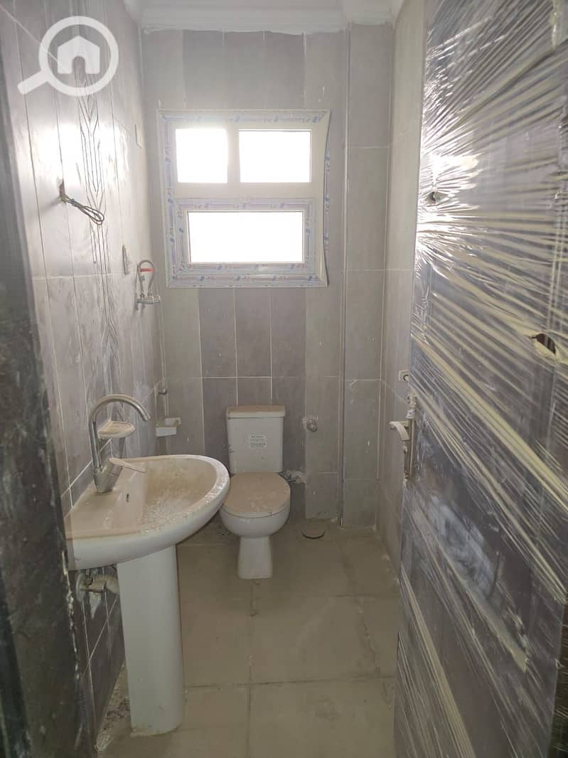 8 WhatsApp Image 2025-09-09 at 18.56. 38_30d05c16. jpg