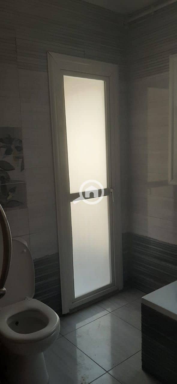 5 22715435-cf78-4672-9e5e-71d28dcba5ab. jpg