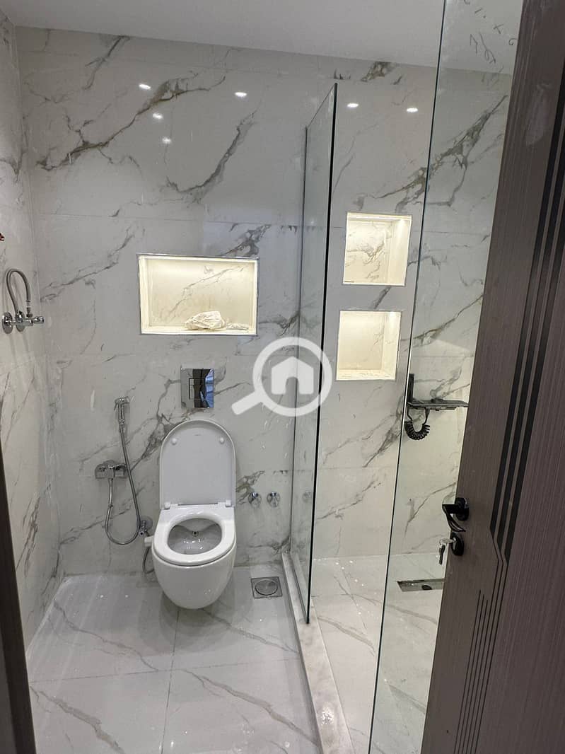 3 b65302af-85e0-4ef6-a944-ecfdfeb43f31. jpg