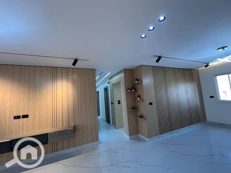 6 5844e8cf-c264-4190-beb6-9b3d33f2c77c. jpg