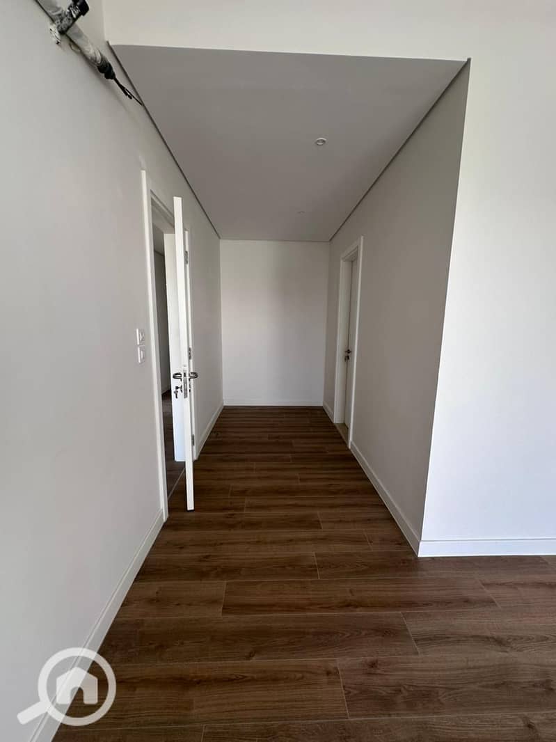 9 WhatsApp Image 2025-10-17 at 16.13. 31 (4). jpeg