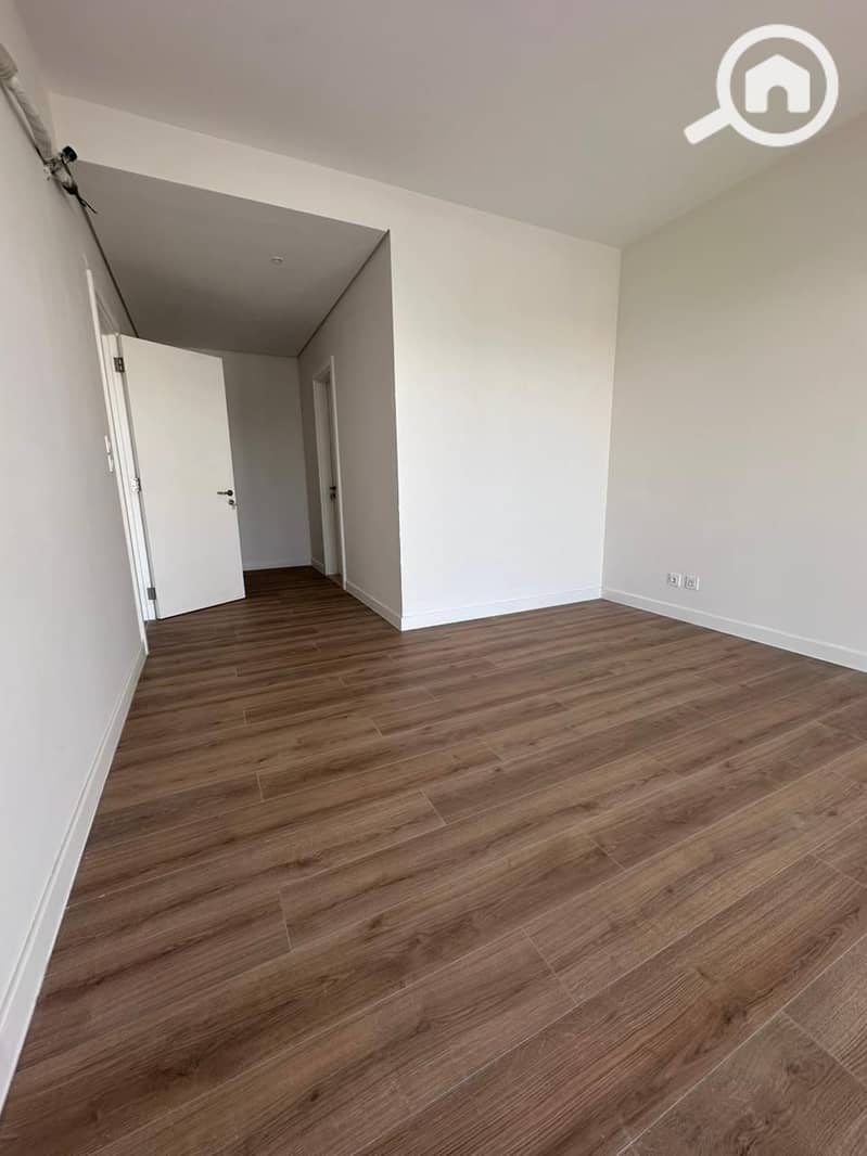 12 WhatsApp Image 2025-10-17 at 16.13. 31 (9). jpeg