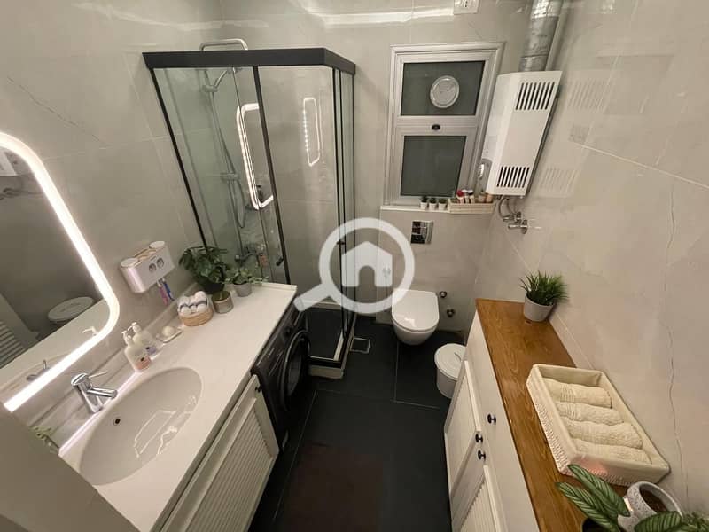 8 ca5e0e76-0d4d-428f-8f79-a4ffa0217773. jpg