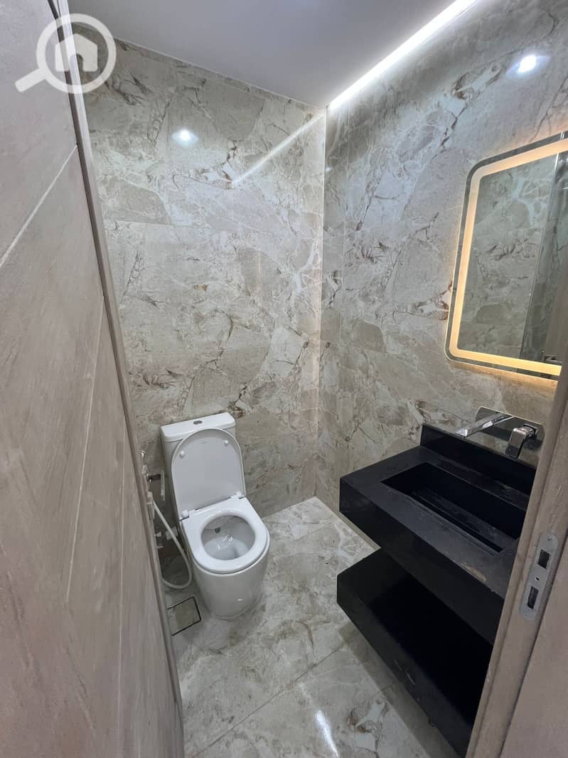 5 081cc836-6285-43f7-bb12-b624b9bdc21c. jpg