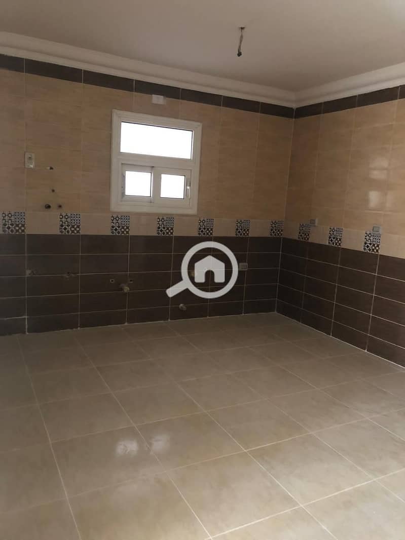 9 b4704f43-b341-4cee-a4bd-f8649b32d332. jpg