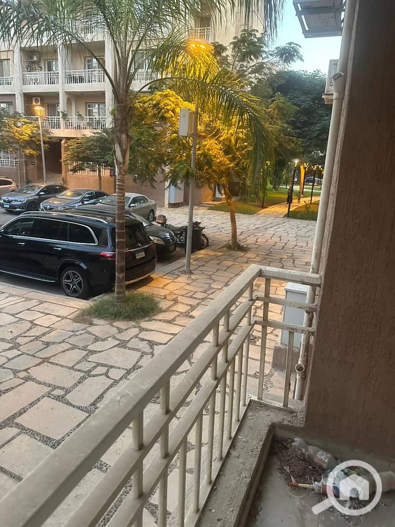 2 2b903864-811c-4336-a0a8-47c8a207d6e4. jpg