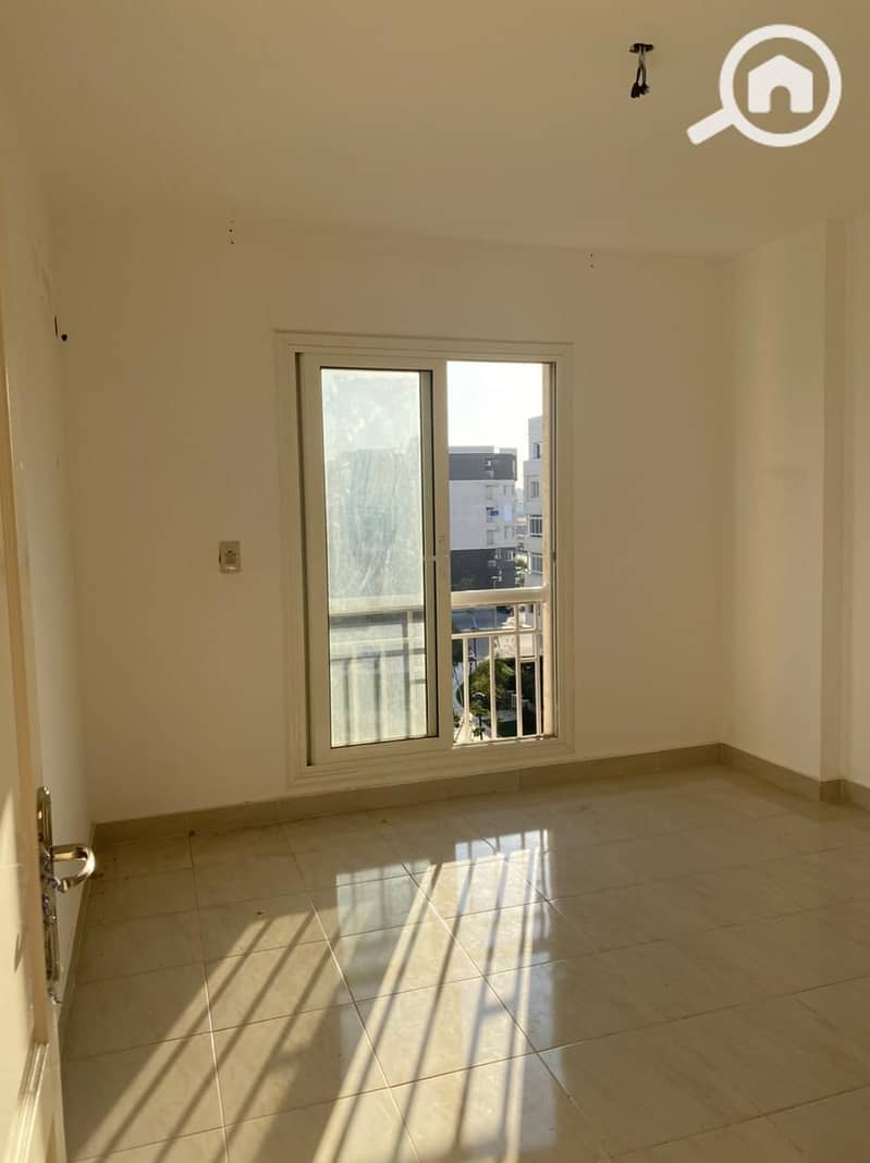 4 585ad0c3-11ba-497b-b5f7-da6747abe132. jpg