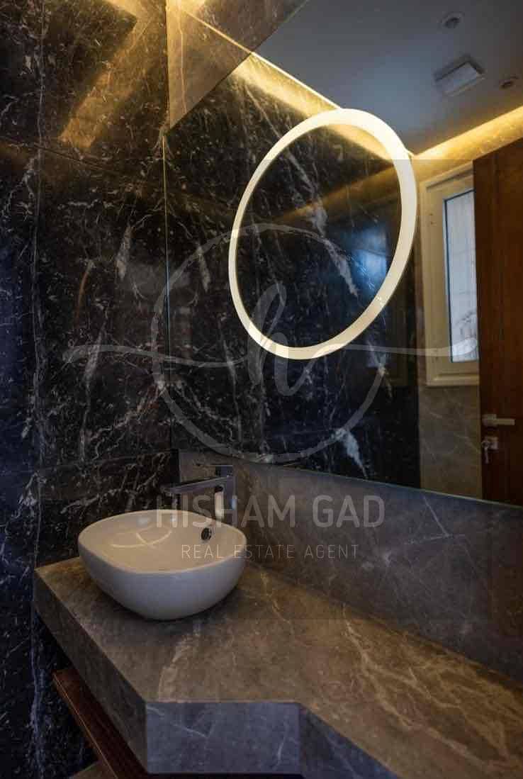 5 c0a39de0-6659-49a8-a1a5-70a3c1c7613a. jpg