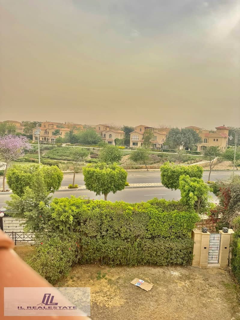 4 5c6e52bc-f862-4831-b37b-710d625d48b8. jpg