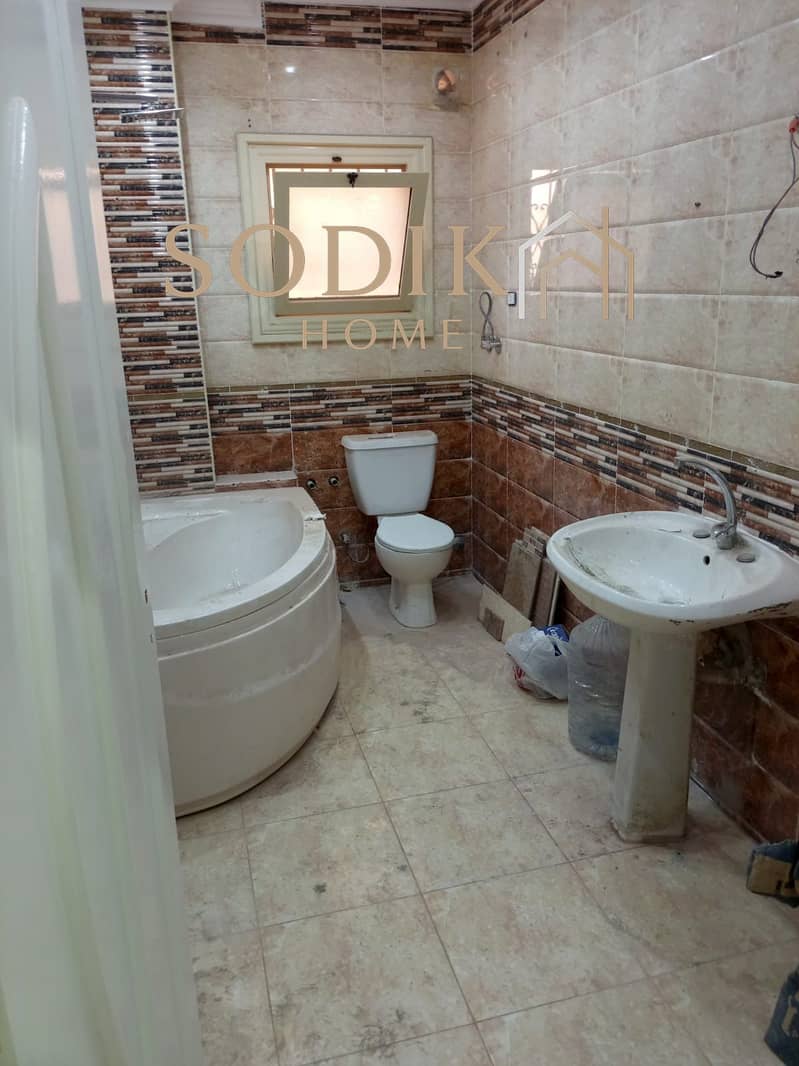 9 547367507_122230467854247384_8207473057442189958_n. jpg