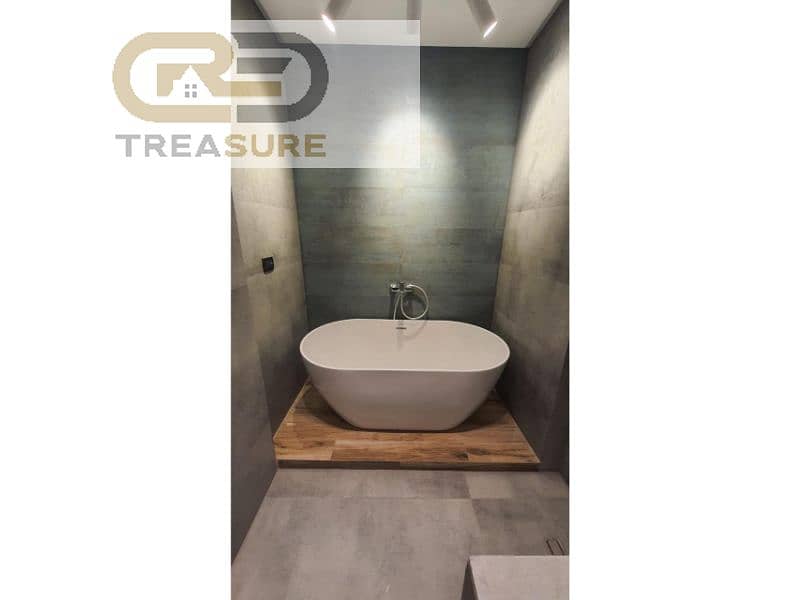 6 WhatsApp Image 2025-10-29 at 11.41. 39 PM (2). jpg