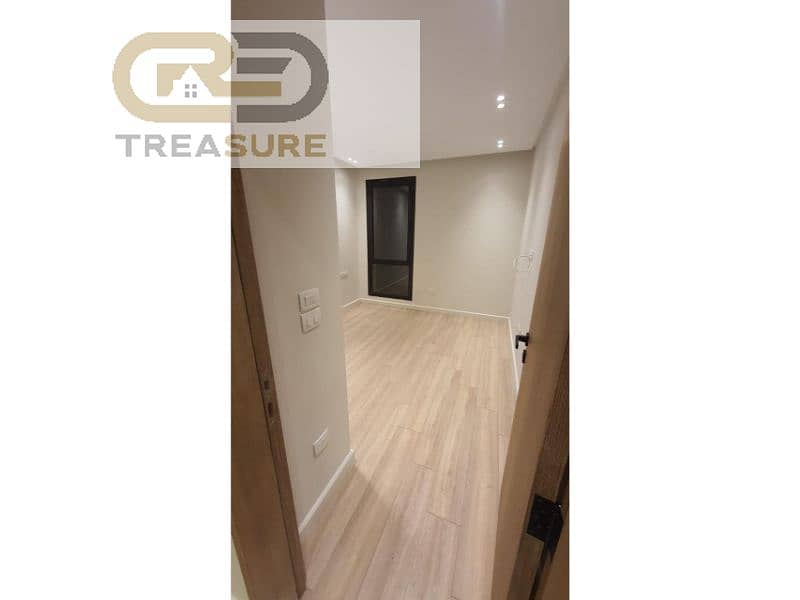 7 WhatsApp Image 2025-10-29 at 11.41. 39 PM. jpg