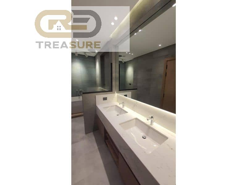 11 WhatsApp Image 2025-10-29 at 11.41. 40 PM (4). jpg