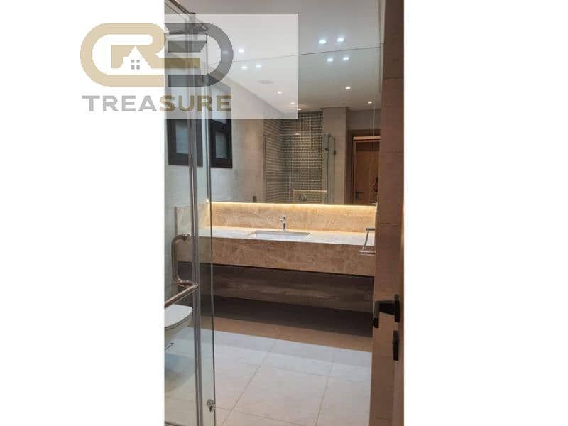 22 WhatsApp Image 2025-10-29 at 11.41. 36 PM. jpg