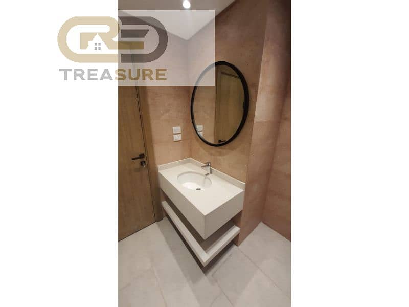 27 WhatsApp Image 2025-10-29 at 11.41. 38 PM (3). jpg