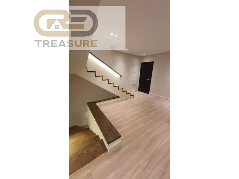 28 WhatsApp Image 2025-10-29 at 11.41. 38 PM (4). jpg