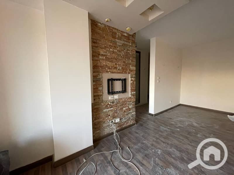 2 2f10efe3-9d3e-40a9-b531-15dcf985973f. jpg