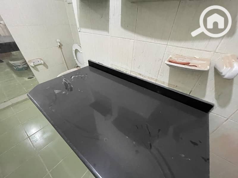 4 924e241a-5816-4139-a9f7-812bf1a0c059. jpg