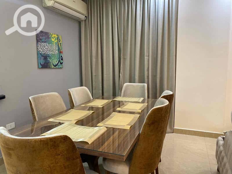 5 2fcc993f-fd99-4bd1-8e1f-210d1d933987. jpg